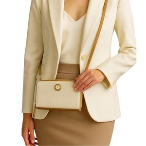 Paravel Luxury Travel Convertible Crossbody Clutch Wallet Purse - EUC